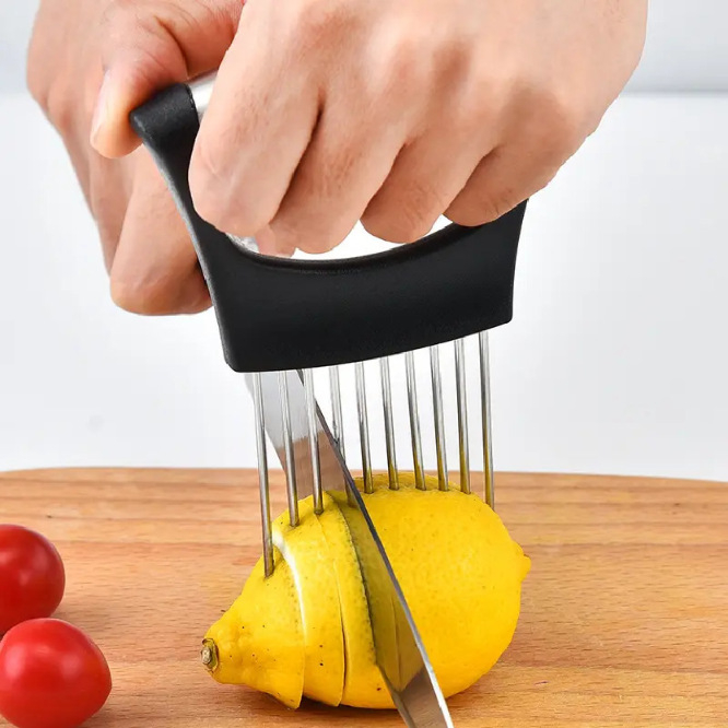 Onion Holder Slicer - Penyangga Pemotong Bawang Stainless Steel, Alat